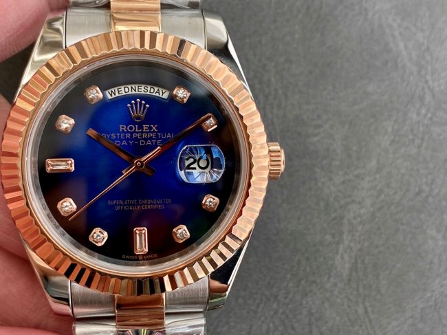 ロレックスコピー デイデイト（Day-Date）41mm 228238“ブルー・ダイヤル＋ダイヤモンド＆ローズゴールドインデックス＋イエローゴールドベゼル＋ステンレスブレスレット” レディース専用モデル