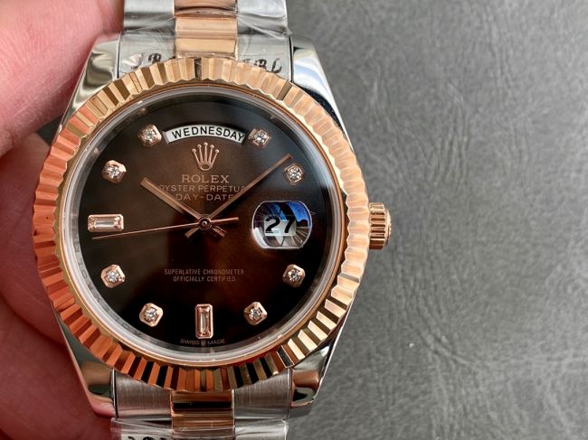 ロレックスコピー デイデイト（Day-Date）41mm 228238“ブラック・ダイヤル＋ダイヤモンド＆ローズゴールドインデックス＋イエローゴールドベゼル＋ステンレスブレスレット” レディース専用モデル