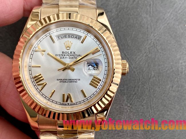 ロレックスコピー デイデイト（Day-Date）41mm 228238“シルバー・ダイヤル＋ゴールドインデックス＋イエローゴールドケース＋ブレスレット” レディース専用モデル