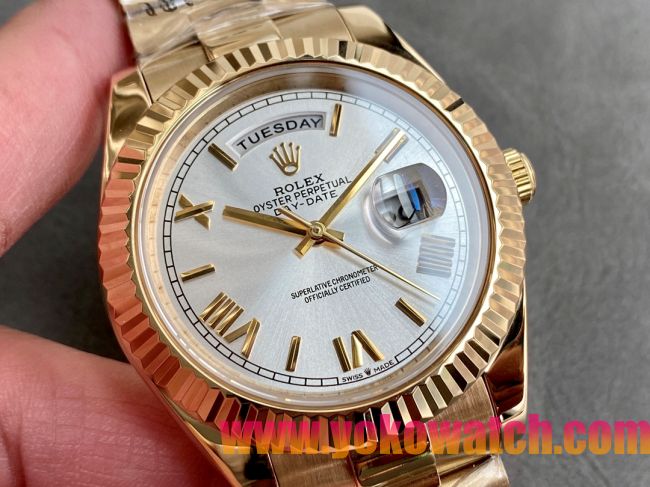 ロレックスコピー デイデイト（Day-Date）41mm 228238“シルバー・ダイヤル＋ゴールドインデックス＋イエローゴールドケース＋ブレスレット” レディース専用モデル