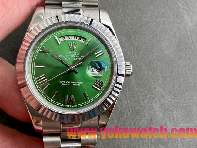 ロレックスコピー デイデイト（Day-Date）41mm 228206“グリーン・ダイヤル＋シルバーインデックス＋ステンレスベゼル＋ステンレスブレスレット” レディース専用モデル