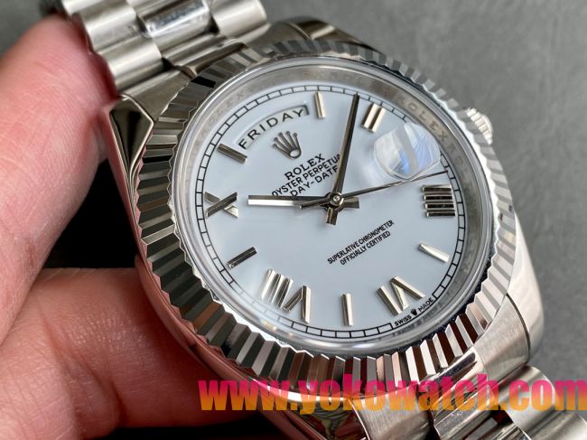 ロレックスコピー デイデイト（Day-Date）41mm 228206“ホワイト・ダイヤル＋シルバーインデックス＋ステンレスベゼル＋ステンレスブレスレット” レディース専用モデル