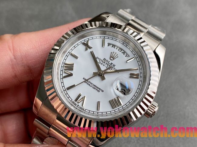 ロレックスコピー デイデイト（Day-Date）41mm 228206“ホワイト・ダイヤル＋シルバーインデックス＋ステンレスベゼル＋ステンレスブレスレット” レディース専用モデル