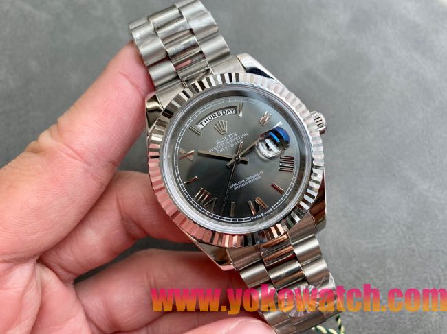 ロレックスコピー デイデイト（Day-Date）41mm 228206“グレー・ダイヤル＋シルバーインデックス＋ステンレスベゼル＋ステンレスブレスレット” レディース専用モデル