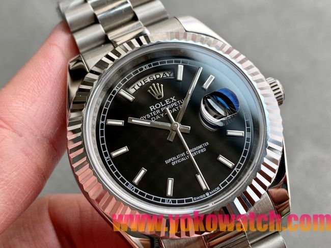 ロレックスコピー デイデイト（Day-Date）41mm 228206“ブラック・ダイヤル＋バーインデックス＋ステンレスベゼル＋ステンレスブレスレット” レディース専用モデル