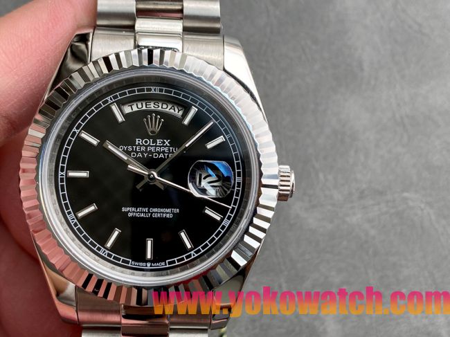 ロレックスコピー デイデイト（Day-Date）41mm 228206“ブラック・ダイヤル＋バーインデックス＋ステンレスベゼル＋ステンレスブレスレット” レディース専用モデル