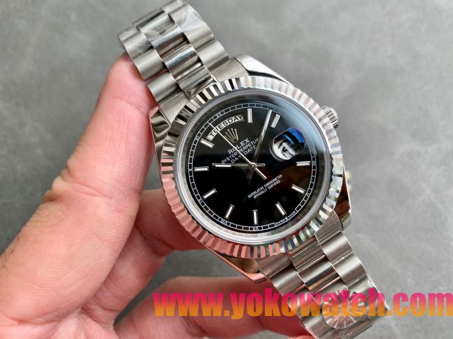 ロレックスコピー デイデイト（Day-Date）41mm 228206“ブラック・ダイヤル＋バーインデックス＋ステンレスベゼル＋ステンレスブレスレット” レディース専用モデル