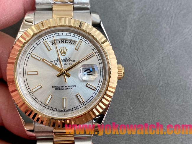 ロレックスコピー デイデイト（Day-Date）41mm 228235“シルバー・ダイヤル＋バーインデックス＋ゴールドベゼル＋ステンレスブレスレット” レディース専用モデル