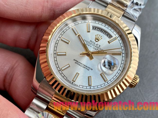 ロレックスコピー デイデイト（Day-Date）41mm 228235“シルバー・ダイヤル＋バーインデックス＋ゴールドベゼル＋ステンレスブレスレット” レディース専用モデル