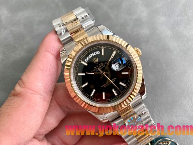 ロレックスコピー デイデイト（Day-Date）41mm 228235“ブラック・ダイヤル＋バーインデックス＋ゴールドベゼル＋ステンレスブレスレット” レディース専用モデル
