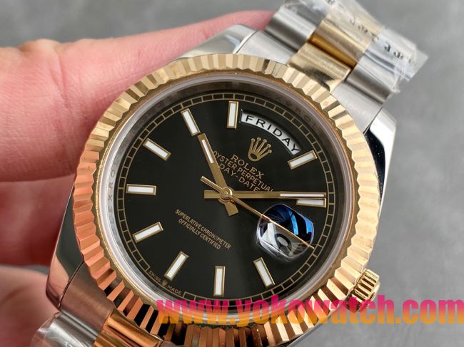 ロレックスコピー デイデイト（Day-Date）41mm 228235“ブラック・ダイヤル＋バーインデックス＋ゴールドベゼル＋ステンレスブレスレット” レディース専用モデル
