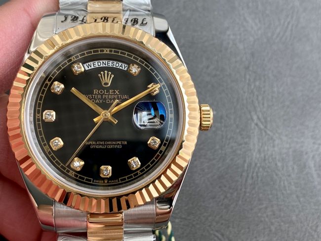ロレックスコピー デイデイト（Day-Date）41mm 228235“ブラック・ダイヤル＋ダイヤモンドインデックス＋ゴールドベゼル＋ステンレスブレスレット” レディース専用モデル