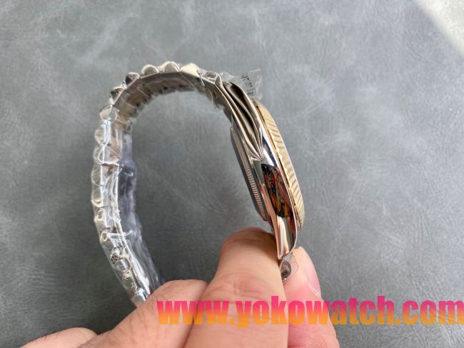 ロレックスコピー デイデイト（Day-Date）41mm 228235“シルバー・ダイヤル＋ダイヤモンドインデックス＋ゴールドベゼル＋ステンレスブレスレット” レディース専用モデル