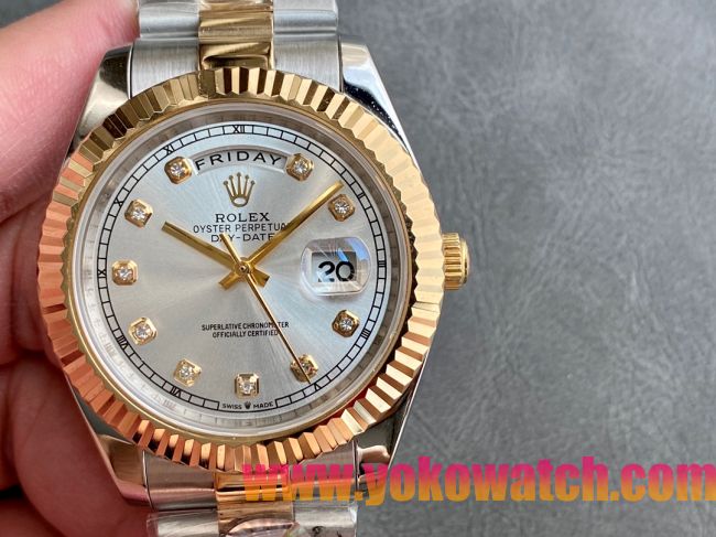 ロレックスコピー デイデイト（Day-Date）41mm 228235“シルバー・ダイヤル＋ダイヤモンドインデックス＋ゴールドベゼル＋ステンレスブレスレット” レディース専用モデル