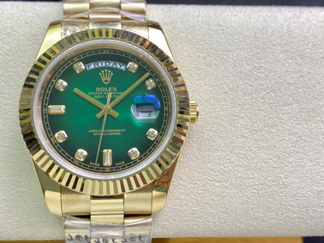 ロレックスコピー デイデイト（Day-Date）41mm 228235“グリーン・ダイヤル＋ダイヤモンド＆バーインデックス＋ゴールドベゼル＋ゴールドブレスレット” レディース専用モデル