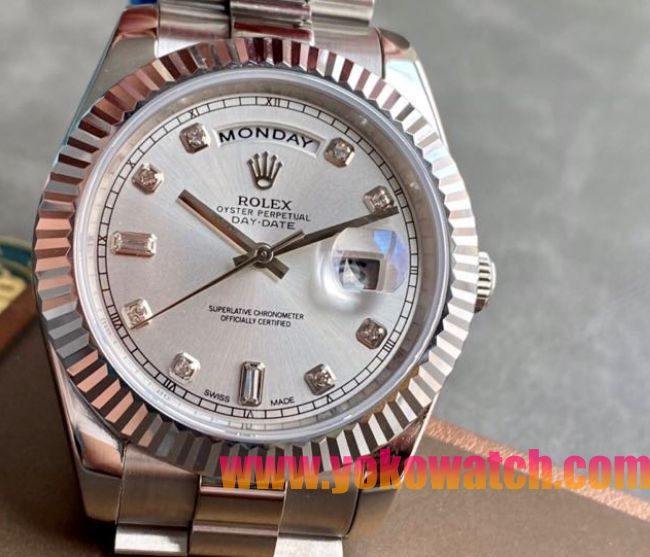ロレックス デイデイト（Day-Date）41mm 228206“シルバー・ダイヤル＋ダイヤモンド＆バーインデックス＋ステンレスベゼル＋ステンレスブレスレット” レディース専用モデル