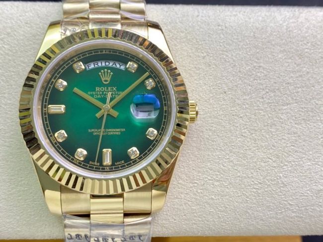 ロレックスコピー デイデイト（Day-Date）41mm 228235“グリーン・ダイヤル＋ダイヤモンド＆バーインデックス＋ゴールドベゼル＋ゴールドブレスレット” レディース専用モデル 