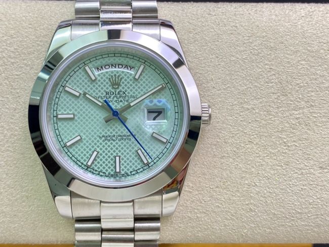 ロレックスコピー デイデイト（Day-Date）41mm 228232“グリーン・ダイヤル＋バーインデックス＋ステンレスベゼル＋ステンレスブレスレット” レディース専用モデル