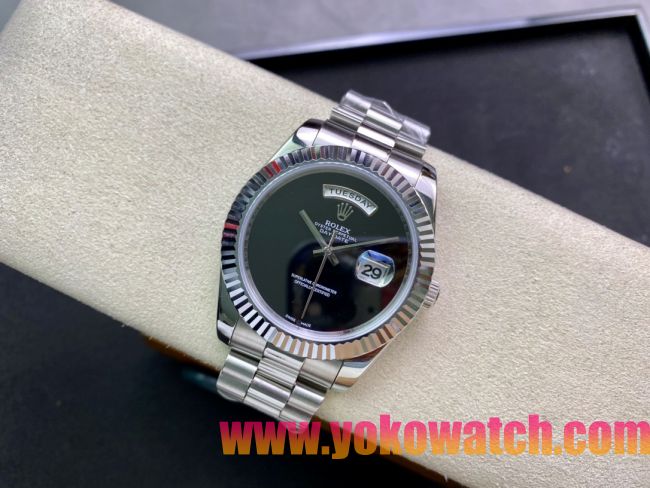 ロレックスコピー デイデイト（Day-Date）41mm 228232“グリーン・ダイヤル＋バーインデックス＋ステンレスベゼル＋ステンレスブレスレット” レディース専用モデル