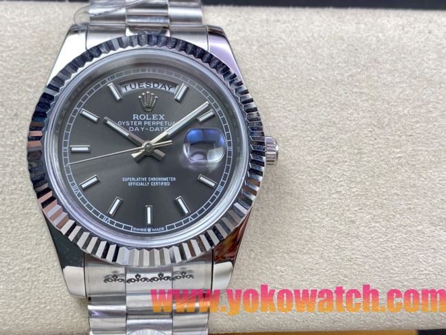 ロレックスコピー デイデイト（Day-Date）41mm 228232“ダークグレー・ダイヤル＋バーインデックス＋ステンレスベゼル＋ステンレスブレスレット” レディース専用モデル