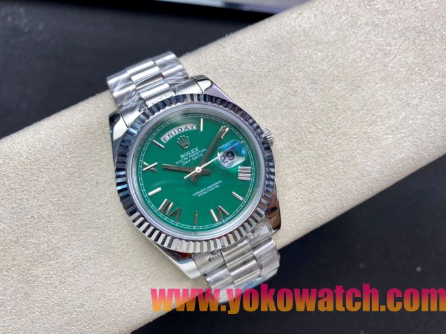 ロレックスコピー デイデイト（Day-Date）41mm 228232“グリーン・ダイヤル＋ローマ数字インデックス＋ステンレスベゼル＋ステンレスブレスレット” レディース専用モデル
