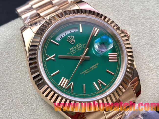 ロレックスコピー デイデイト（Day-Date）41mm 228235“グリーン・ダイヤル＋ローマ数字インデックス＋イエローゴールドベゼル＋イエローゴールドブレスレット” レディース専用モデル