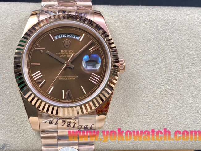 ロレックスコピー デイデイト（Day-Date）41mm 228235“ブラウン・ダイヤル＋ローマ数字インデックス＋イエローゴールドベゼル＋イエローゴールドブレスレット” レディース専用モデル