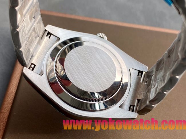 ロレックスコピー オイスター・パーペチュアル（Oyster Perpetual）41mm 126000“ブルー・ダイヤル＋バーインデックス＋ポリッシュベゼル＋316Lスチールブレスレット” レディース専用モデル