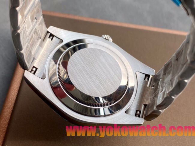 ロレックスコピー パーペチュアル（Oyster Perpetual）41mm 126000“ブラック・ダイヤル＋バーインデックス＋ポリッシュベゼル＋316Lスチールブレスレット” レディース専用モデル