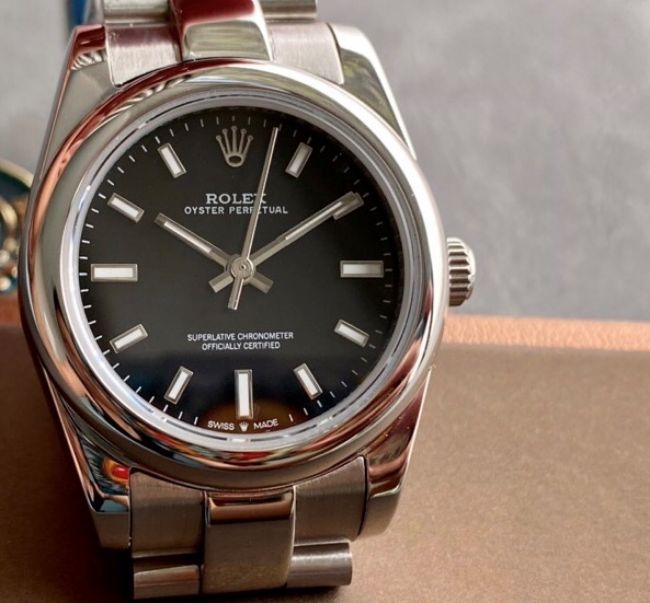 ロレックスコピー オイスター・パーペチュアル（Oyster Perpetual）31mm 277200“ブラック・ダイヤル＋シルバー・バーインデックス＋ポリッシュベゼル＋316Lスチールブレスレット” レディース専用モデル