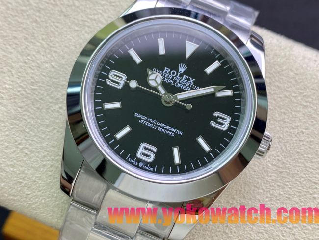 ロレックスコピー エクスプローラー（Oyster Perpetual Explorer）41mm 214270“ブラック・ダイヤル＋ホワイト・アラビア数字インデックス＋ポリッシュベゼル＋316Lスチールブレスレット” メンズ専用モデル 