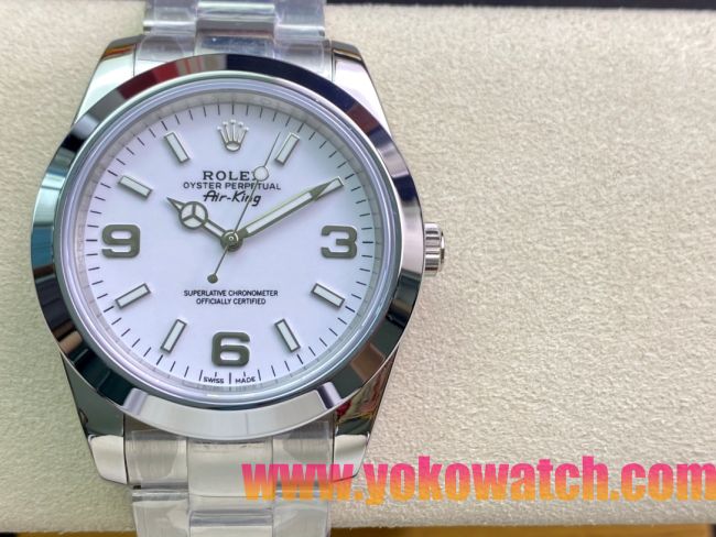 ロレックスコピー エクスプローラー（Oyster Perpetual Explorer）41mm 214270“ホワイト・ダイヤル＋シルバー・アラビア数字インデックス＋ポリッシュベゼル＋316Lスチールブレスレット” メンズ専用モデル