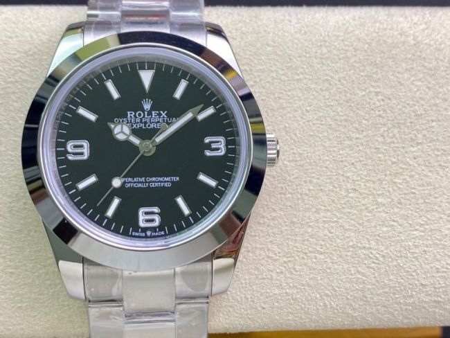 ロレックスコピー エクスプローラー（Oyster Perpetual Explorer）41mm 214270“ブラック・ダイヤル＋シルバー・アラビア数字インデックス＋ポリッシュベゼル＋316Lスチールブレスレット” メンズ専用モデル