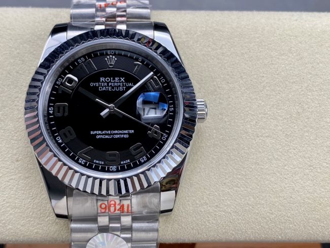 ロレックスコピー デイトジャスト（Oyster Perpetual Datejust）41mm 126234“ブラック・ダイヤル＋シルバー・アラビア数字インデックス＋リングコマンド機能搭載の三角坑紋ベゼル＋316Lスチールブレスレット” メ