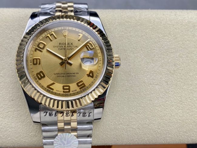 ロレックスコピー デイトジャスト（Oyster Perpetual Datejust）41mm 126233“ゴールド・ダイヤル＋ゴールド・アラビア数字インデックス＋リングコマンド機能搭載の三角坑紋ベゼル＋316Lスチールブレスレット” メ