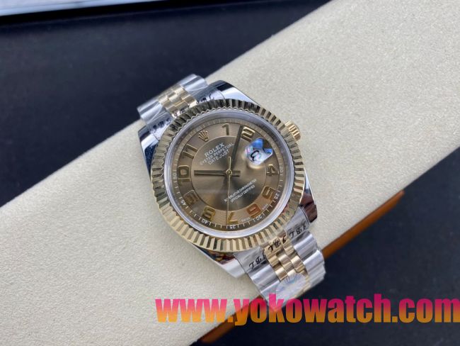 ロレックスコピー デイトジャスト（Oyster Perpetual Datejust）41mm 126233“ブラウン・ダイヤル＋ゴールド・アラビア数字インデックス＋リングコマンド機能搭載の三角坑紋ベゼル＋316Lスチールブレスレット” メ