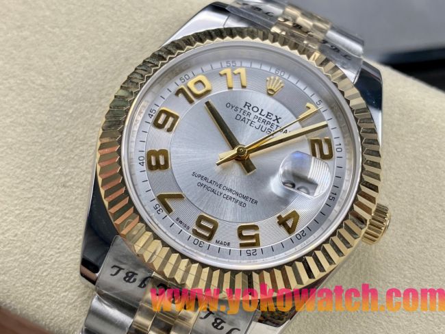 ロレックスコピー デイトジャスト（Oyster Perpetual Datejust）41mm 126233“シルバー・ダイヤル＋ゴールド・アラビア数字インデックス＋リングコマンド機能搭載の三角坑紋ベゼル＋316Lスチールブレスレット” メ