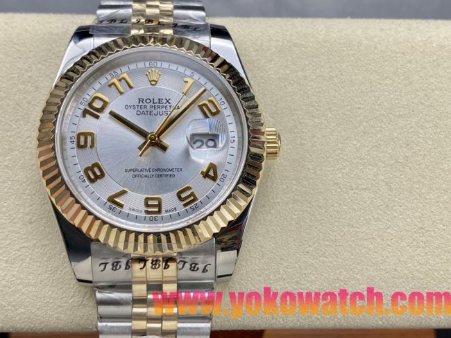 ロレックスコピー デイトジャスト（Oyster Perpetual Datejust）41mm 126233“シルバー・ダイヤル＋ゴールド・アラビア数字インデックス＋リングコマンド機能搭載の三角坑紋ベゼル＋316Lスチールブレスレット” メ