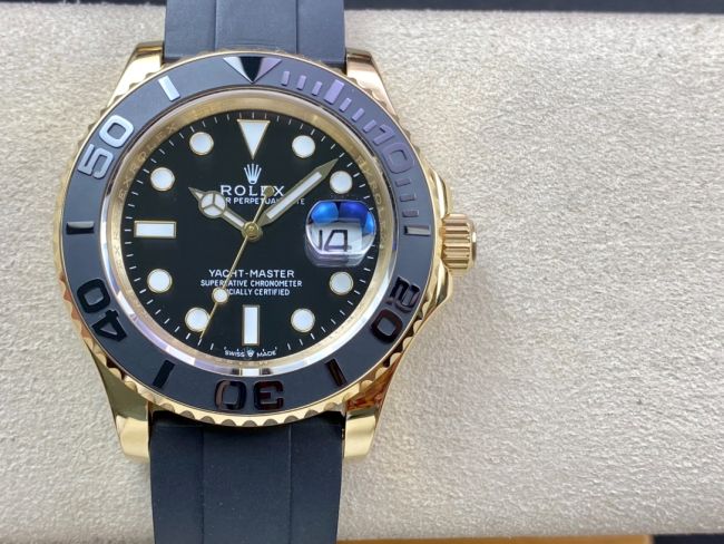 ロレックスコピー ヤット・マスター（Yacht-Master）40mm 126655RBR“ブラック・ダイヤル＋ゴールドケース＋セラミックベゼル＋ラバーブレスレット” メンズ専用モデル
