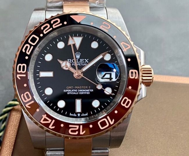 ロレックスコピー GMT-Master II（グリーンニッチ）41mm 126710BLNR“ブラック・ダイヤル＋ステンレスケース＋セラミックベゼル＋オイスターブレスレット” メンズ専用モデル