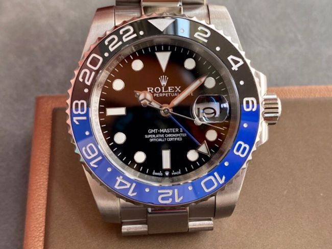 ロレックスコピー GMT-Master II（グリーンニッチ）41mm 126710BLNR“ブラック・ダイヤル＋ステンレスケース＋ブルーセラミックベゼル＋オイスターブレスレット” メンズ専用モデル
