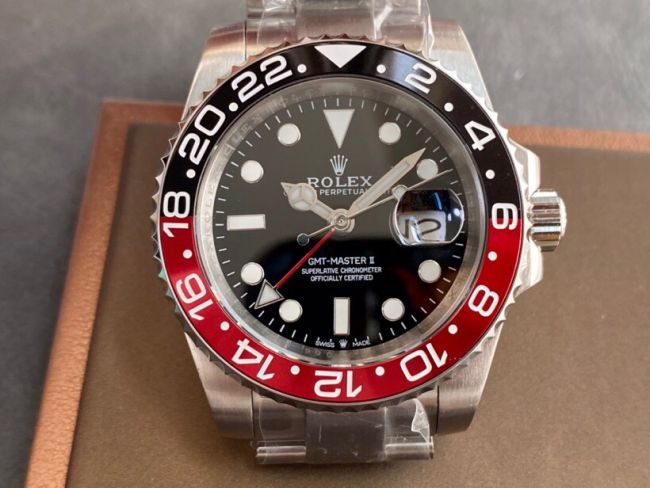 ロレックスコピー GMT-Master II（グリーンニッチ）41mm 126710BLNR“ブラック・ダイヤル＋ステンレスケース＋バイカラーアルミニウムベゼル＋オイスターブレスレット” メンズ専用モデル
