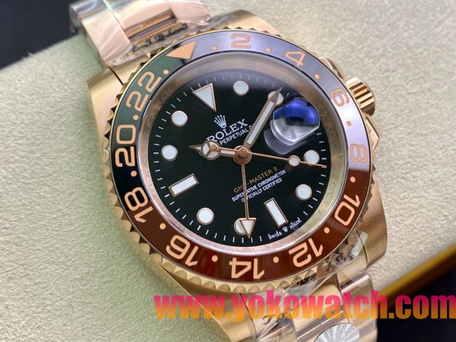 ロレックスコピー GMT-Master II（グリーンニッチ）40mm 126715CHNR“ブラック・ダイヤル＋ローズゴールドケース＋バイカラーセラミックベゼル（サッシャーン）＋オイスターブレスレット” メンズ専用モデル