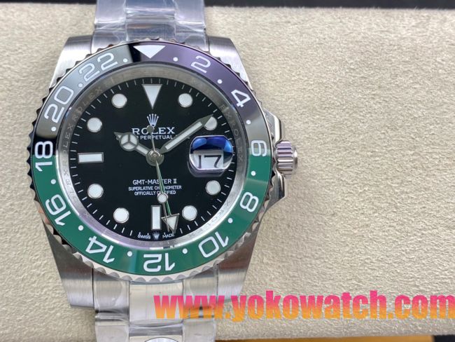 ロレックスコピー GMT-Master II（グリーンニッチ）40mm 126710BLNR“ブラック・ダイヤル＋ステンレスケース＋バイカラーセラミックベゼル（スプリット・グリーン）＋オイスターブレスレット” メンズ専用モデル