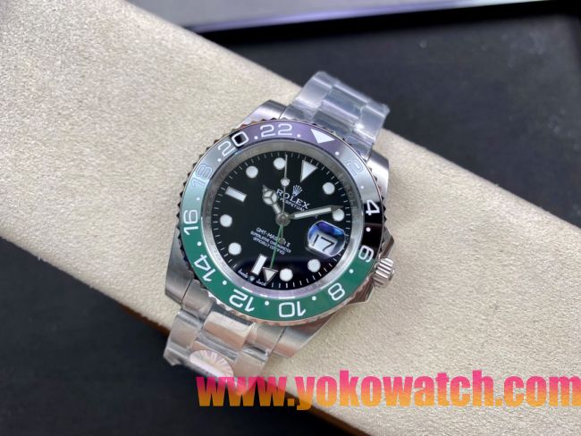 ロレックスコピー GMT-Master II（グリーンニッチ）40mm 126710BLNR“ブラック・ダイヤル＋ステンレスケース＋バイカラーセラミックベゼル（スプリット・グリーン）＋オイスターブレスレット” メンズ専用モデル