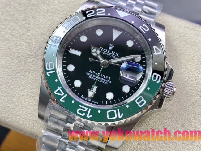 ロレックスコピー GMT-Master II（グリーンニッチ）40mm 126710BLNR“ブラック・ダイヤル＋ステンレスケース＋バイカラーセラミックベゼル（スプリット・グリーン）＋オイスターブレスレット” メンズ専用モデル