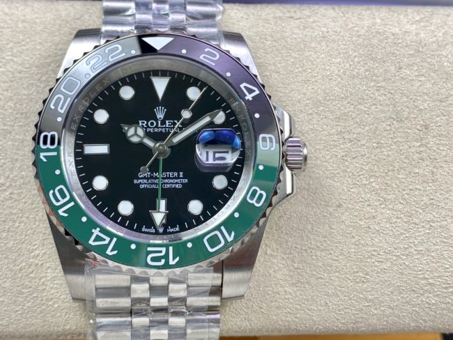 ロレックスコピー GMT-Master II（グリーンニッチ）40mm 126710BLNR“ブラック・ダイヤル＋ステンレスケース＋バイカラーセラミックベゼル（スプリット・グリーン）＋オイスターブレスレット” メンズ専用モデル