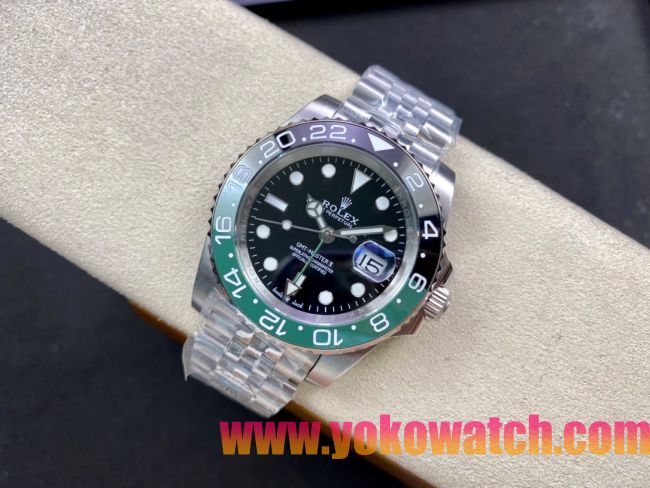 ロレックスコピー GMT-Master II（グリーンニッチ）40mm 126710BLNR“ブラック・ダイヤル＋ステンレスケース＋バイカラーセラミックベゼル（スプリット・グリーン）＋オイスターブレスレット” メンズ専用モデル