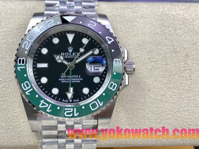 ロレックスコピー GMT-Master II（グリーンニッチ）40mm 126710BLNR“ブラック・ダイヤル＋ステンレスケース＋バイカラーセラミックベゼル（スプリット・グリーン）＋オイスターブレスレット” メンズ専用モデル