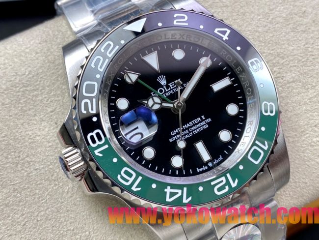 ロレックスコピー GMT-Master II（グリーンニッチ）40mm 126710BLNR“ブラック・ダイヤル＋ステンレスケース＋バイカラーセラミックベゼル（スプリット・グリーン）＋オイスターブレスレット” メンズ専用モデル